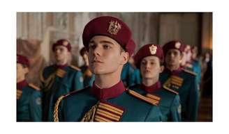 Chegou na Netflix: esta nova minissérie italiana de 8 episódios sobre um drama adolescente ambientado em um colégio militar.