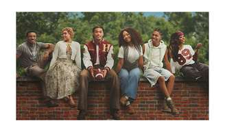 Hoje na Netflix: com apenas 10 episódios, essa série é a continuação de um clássico dos anos 1990 e explora o romance e a amizade de forma única.