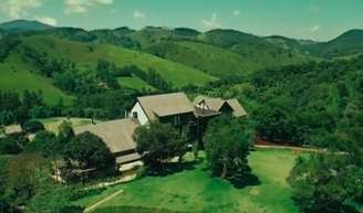 2 milhões de m², suíte com jardim privativo de até 900m², diária de mais de R$ 8 mil, restaurante com vista 180º para montanhas e mais: o hotel de luxo na Serra da Mantiqueira cercado de verde e um verdadeiro refúgio que abrigou almoço organizado por Daniel Vorcaro a Alexandre de Moraes.