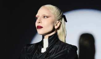 Lady Gaga tem costume de fazer anotações no papel.