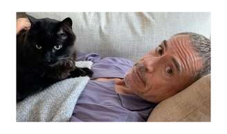 Robert Downey Jr., o eterno Homem de Ferro, hoje aos 61 anos: ‘Entender a maneira como os gatos brincam e brigam é entender os segredos do universo'.
