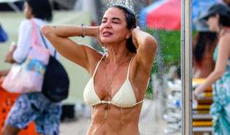Luciana Gimenez, aos 56 anos: 'Faço exercícios a minha vida inteira e nunca fui de beber muito. Cada vez mais prezo pela minha saúde, a gente tem que começar a respeitar o próprio corpo'.