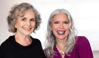 Em dias úmidos, fica um pouco mais difícil para as mulheres com cabelos cacheados controlar o frizz.