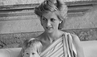 'Foi como ser transportado para outro tempo': príncipe Harry revela que perfume de Lady Di o ajudou a desbloquear memórias trancadas após a morte da mãe.