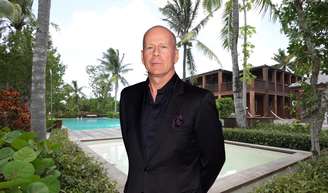 Em 2000, Bruce Willis, hoje aos 71 anos, era dono de 3 hectares no Caribe: ele construiu um complexo de luxo com residências e piscinas, ajudou a desenvolver uma área de natureza virgem até transformá-la em um centro turístico.