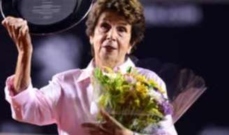 Maria Esther Bueno morreu em 8 de junho de 2018, aos 78 anos, vítima de câncer na garganta. Ela não se casou nem teve filhos, mas deixou uma herança esportiva que continua viva na memória de fãs, atletas e admiradores do tênis.