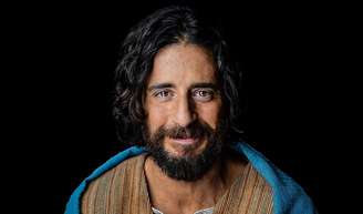 Jonathan Roumie viveu 'milagre' antes de interpretar Jesus em 'The Chosen'. 'Foi surreal e estranho'.
