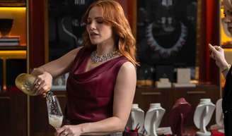 A vida de Adriana (Letícia Colin) está prestes a mudar em ‘Quem Ama Cuida’. Depois de ser condenada pela suposta morte de Arthur Brandão (Antonio Fagundes), a protagonista finalmente consegue provar que não cometeu o crime.