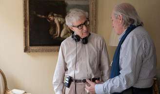 Woody Allen, aos 90 anos, sobre o sentido da vida: 'A aposentadoria é para as pessoas que passaram a vida inteira odiando o que faziam'.