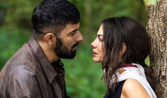 Hoje na Netflix: há 12 semanas no Top 10 do Brasil, esta novela turca tem muitas reviravoltas e um dos maiores galãs da TV do momento.