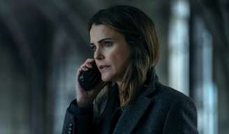 Só 8 episódios: essa é a série de suspense viciante que retorna à Netflix após conquistar a crítica; é chamada de 'drama de alto risco'.