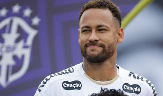 Neymar, aos 34 anos, recorre ao XERF para 'combater a flacidez, estimular a produção de colágeno e melhorar o contorno da pele', diz dermatologista.