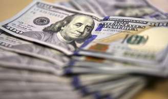 <p>Dólar encerrou semana cotado a R$ 3,24</p>