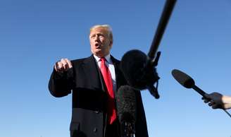 Presidente dos EUA, Donald Trump, dá entrevista antes de embarcar no Air Force One
18/10/2018
REUTERS/Jonathan Ernst