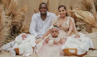 Usain Bolt, sua esposa Kasi Benett, sua filha Olympia Lightning e os recém-nascidos Saint Leo e Thunder (Reprodução / Twitter)