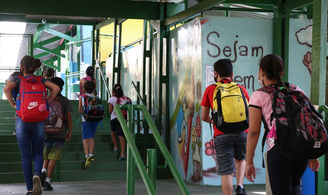 Pandemia ainda repercute em índice de atraso escolar entre os mais novos no Brasil, diz IBGE
