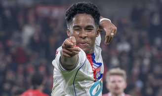 Endrick estreou com gol e bola na trave pelo Lyon