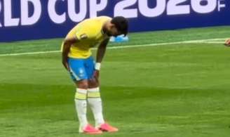 Lucas Paquetá sentiu contusão e precisou ser substituído