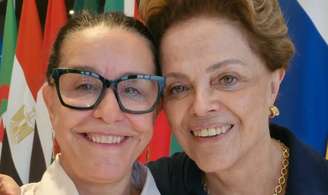 A atriz Lucélia Santos com a ex-presidente Dilma Rousseff em Xangai: a militância na esquerda seria o motivo para não trabalhar na Globo
