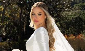 Paula von Sperling escolheu um visual clássico para o casamento