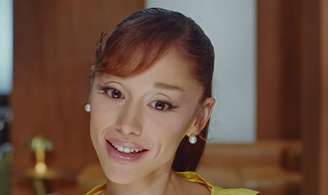Ariana Grande em cena do videoclipe da música 'Petal', lançado em 31 de julho de 2026.