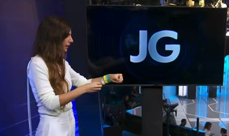 Andréia Sadi brinca sobre bastidor após debate na Globo: 'Parece que estou na balada'
