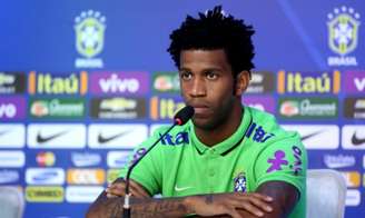 Gil, que está no futebol chinês, tem integrado o grupo da Seleção Brasileira de Tite