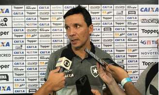 Zé Ricardo, técnico do Botafogo.
