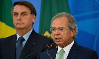 Auxiliares de Bolsonaro celebram 'basta' às ideais de Guedes