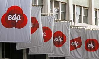 Logo da elétrica EDP visto na sede da matriz da companhia, em Lisboa, Portugal
REUTERS/Jose Manuel Ribeiro 