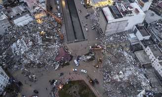 Destruição provocada por terremoto na Turquia