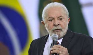 Presidente Luiz Inácio Lula da Silva (PT) volta a cobrar do presidente do Banco Central, Roberto Campos Neto, a redução da Selic