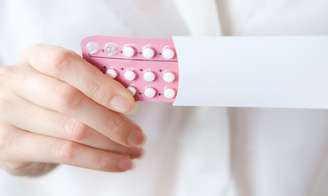Menstruação atrasou durante a pausa do anticoncepcional? Saiba o que pode ser