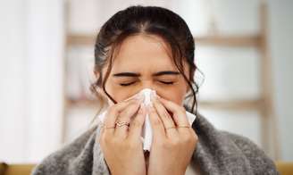 Médica ensina a diferenciar a gripe do resfriado