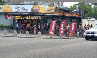 Padaria lota ao vender pão a 1 centavo em promoção de Black Friday no RJ