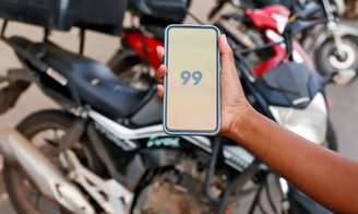 99Moto: app agora tem função para reduzir riscos, com alertas visuais no mapa que destacam pontos de risco - como possíveis cruzamentos e áreas de grande fluxo
