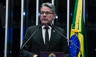 O senador Alessandro Vieira (MDB-SE), relator da PEC da Blindagem