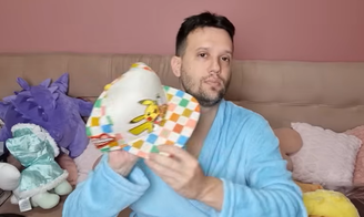 João Paulo Manoel, o capitão Hunter, coleciona e fala sobre Pokémon em seu canal