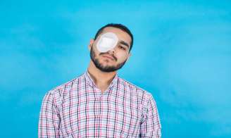 Corpo estranho no olho: o que fazer e quais os riscos para a visão?