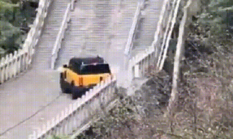 Carro da Chery danificou monumento histórico chinês