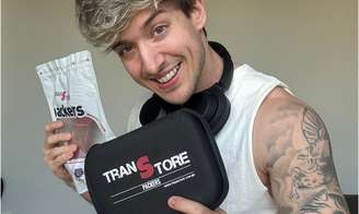 Influenciador trans Stevan Queiroz, de 32 anos, é o criador da fábrica que atende clientes em todo o país e em outros 14 países