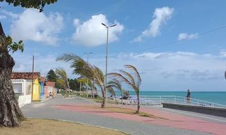 Praia de Camboinha é conhecida pelas águas tranquilas