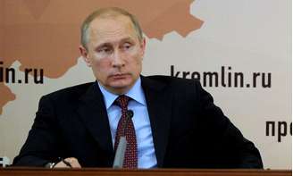 <p>Presidente da Rússia, Vladimir Putin, participa de uma reunião na cidade de Ivanovo, a leste de Moscou, em 26 de maio</p>