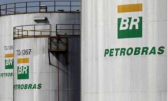 Logo da Petrobras em tanque em refinaria da estatal em Paulínia
01/07/2017
REUTERS/Paulo Whitaker