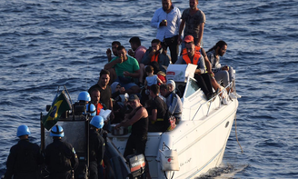 Resgate de refugiados sírios no Mediterrâneo