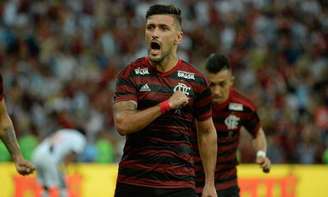 Arrascaeta virou problema para o Flamengo (Foto: Alexandre Vidal/CRF)