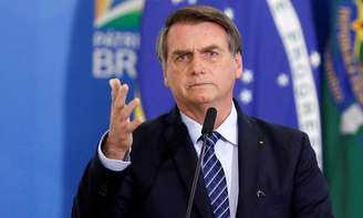 Bolsonaro sancionou socorro a Estados e barrou reajustes de servidores até 2021, diz Economia

