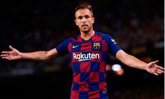 Arthur tem alternado entre o time titular e reserva do Barcelona (Foto: AFP)