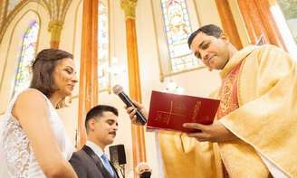 Padre Alan Rodrigues celebrou o casamento de Sara Walsh e Bernardo Albuquerque, que morreram na tragédia em Petrópolis