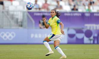 Marta completa 200 jogos pelo Brasil na vitória de 1 a 0 sobre o Japão, que classificou a seleção para as quartas de final do futebol feminino